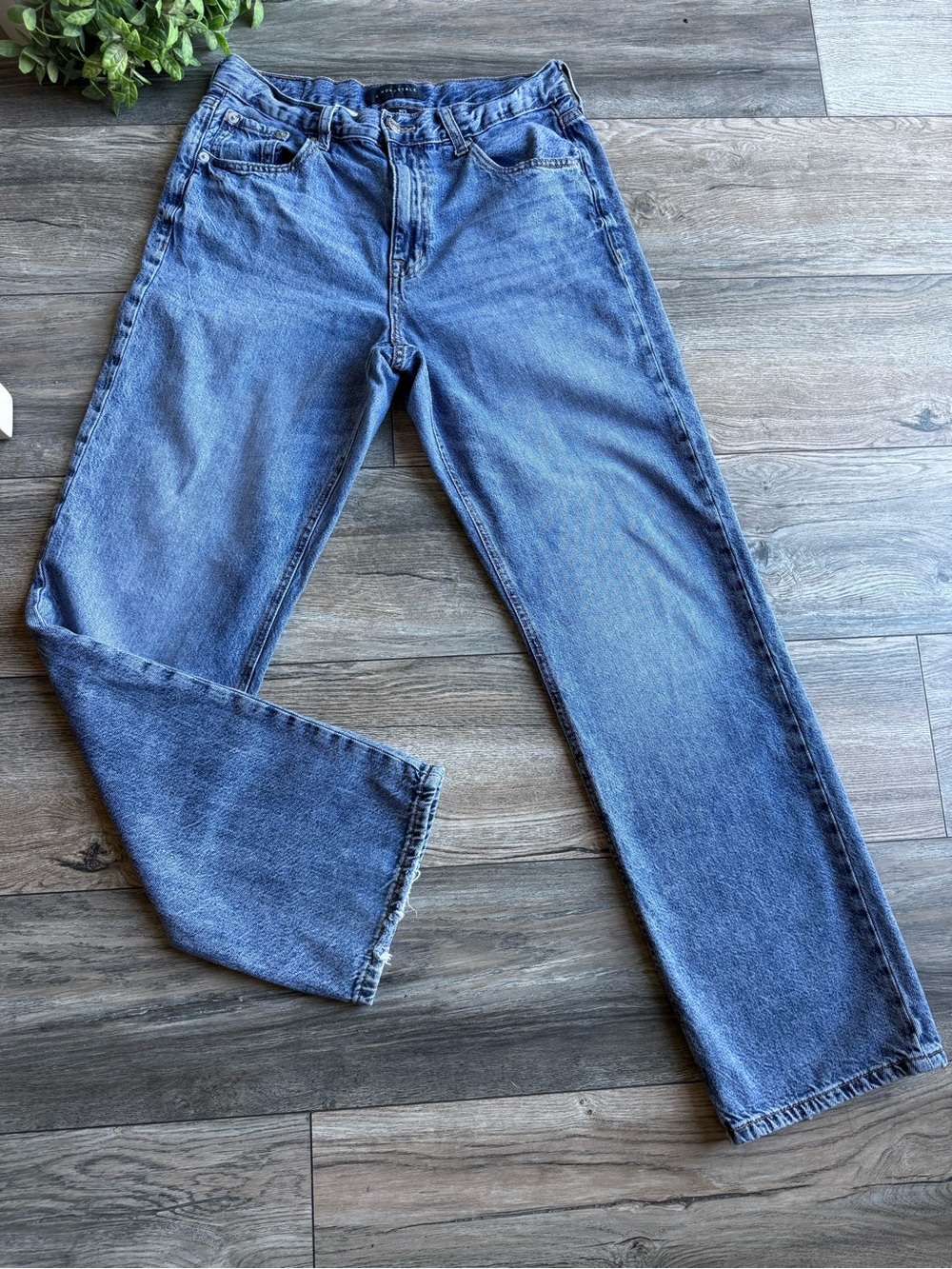 Aeropostale Women's Straight Leg Jeans in Medium Blue Wash